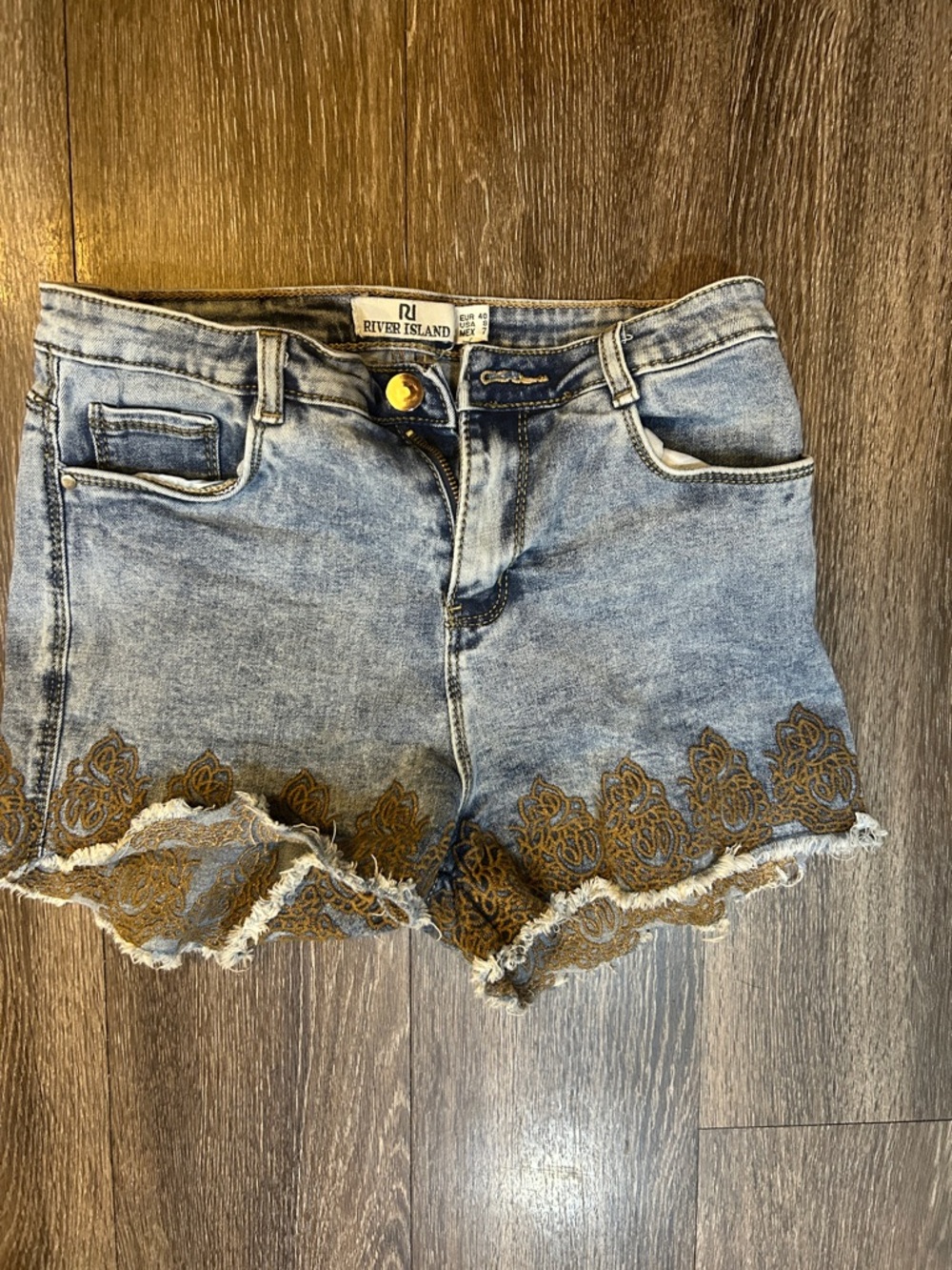 River Island Embroidered Distressed Denim Shorts Size 8 Boho Festival